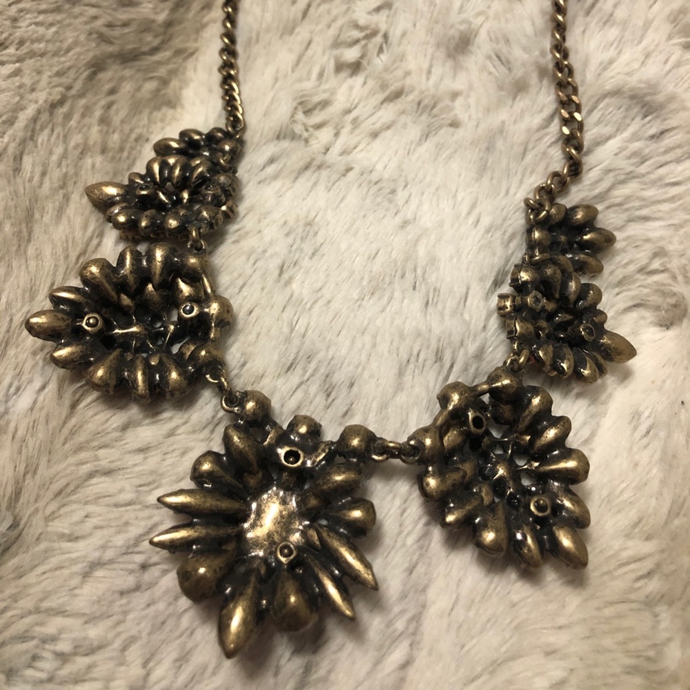 Coral Embellished Necklace - Picture 5 of 5